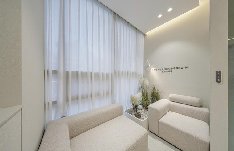 Le Moir Clinic · interior